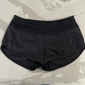 Lululemon speed up low rise lines shorts. Size 6.